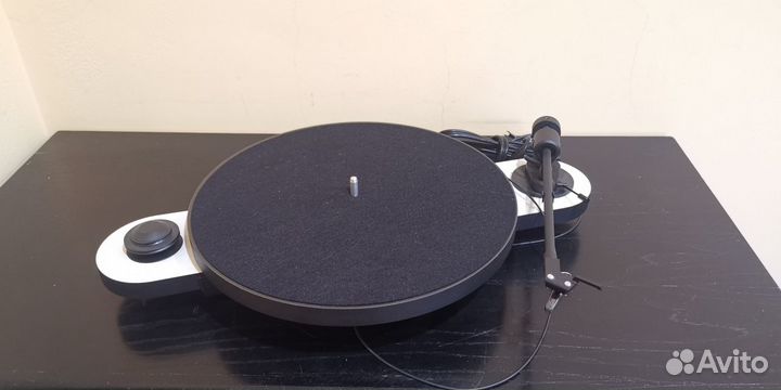 Проигрыватель винила Pro-Ject Elemental