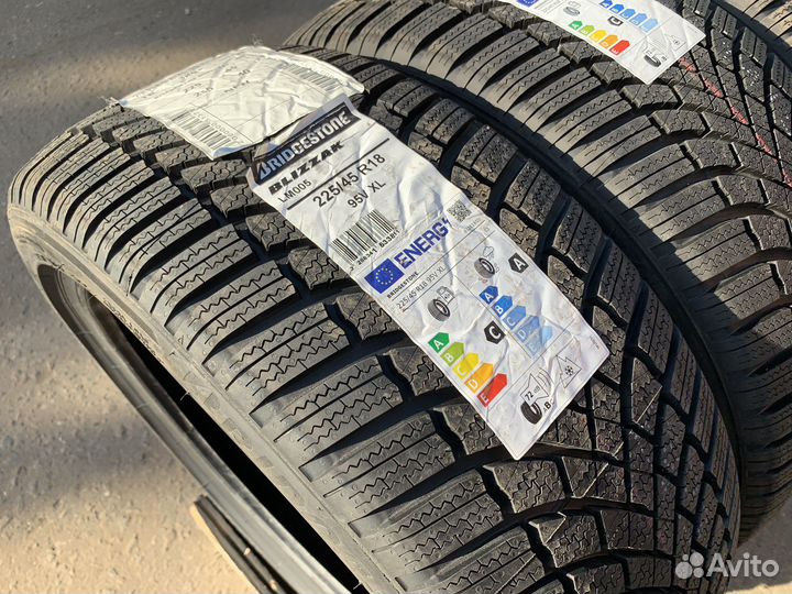 Bridgestone Blizzak LM-005 255/40 R18 и 225/45 R18