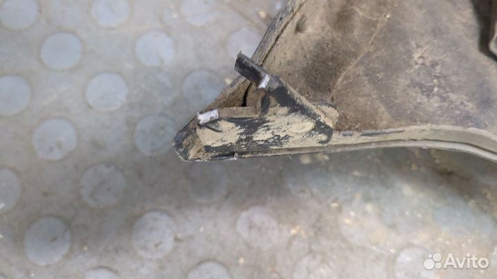 Клык бампера левый задний Mitsubishi Pajero