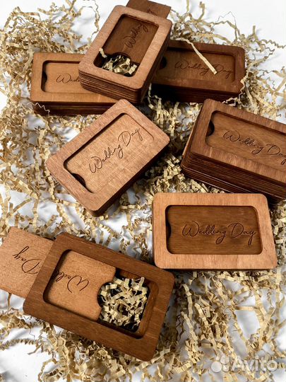 Деревянная подарочная коробка под флешку