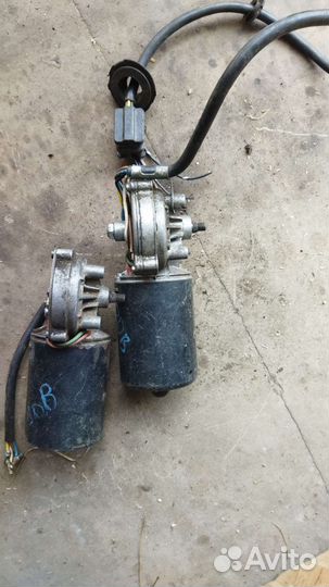 Моторчик стеклоочистителя MB W116/W123 75-85г