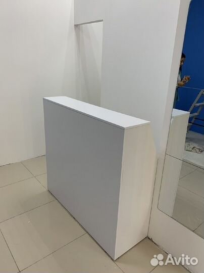 Ресепшен с тумбой