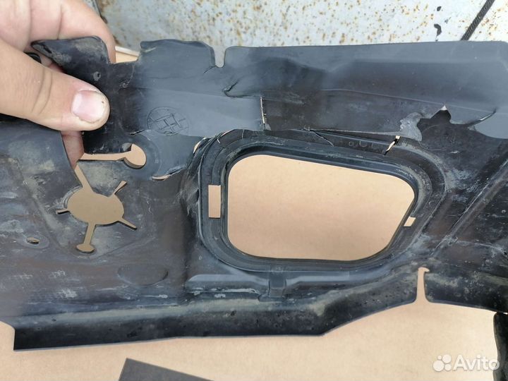 Воздуховод радиатора BMW X6