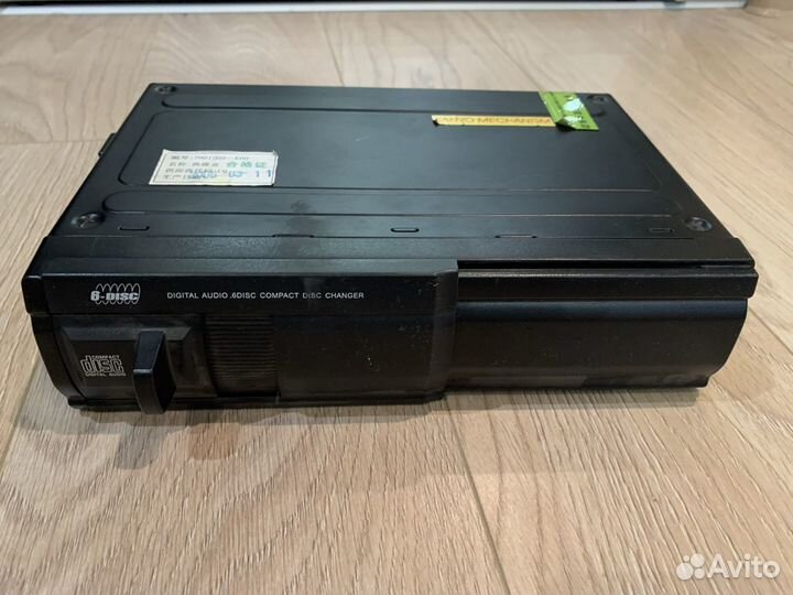 Ченджер компакт дисков hover