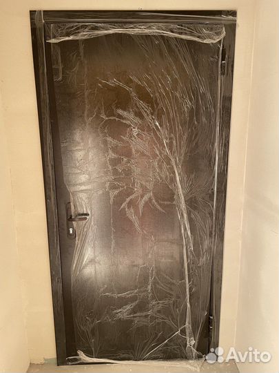 Металлическая дверь бу
