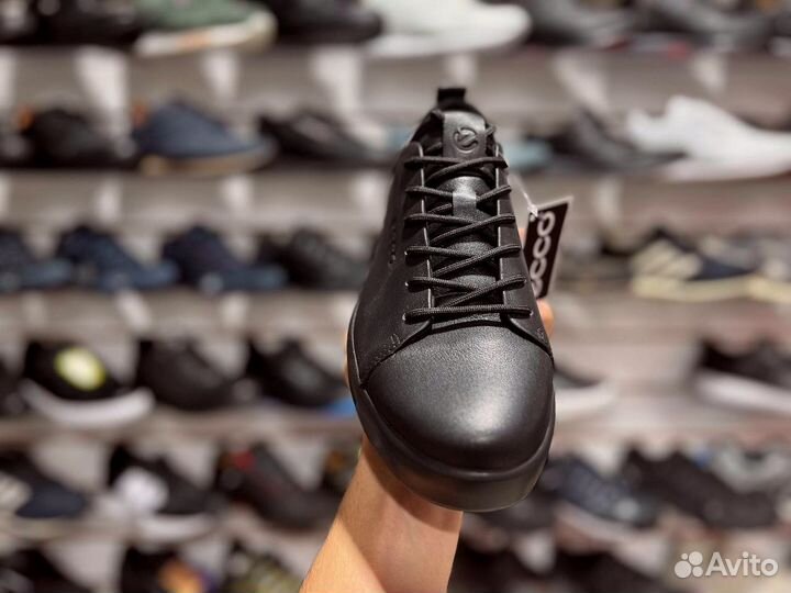 Кроссовки Ecco стильные