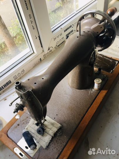 Швейная машина