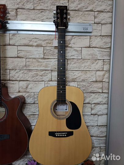 Гитара вестерн дредноут
