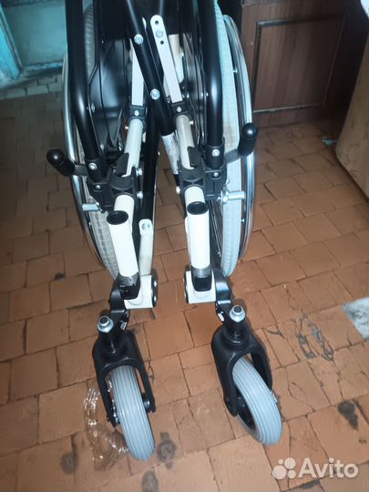 Коляска инвалидная новая в упакоке