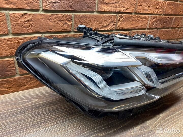 Фара правая BMW 5-Series/M5