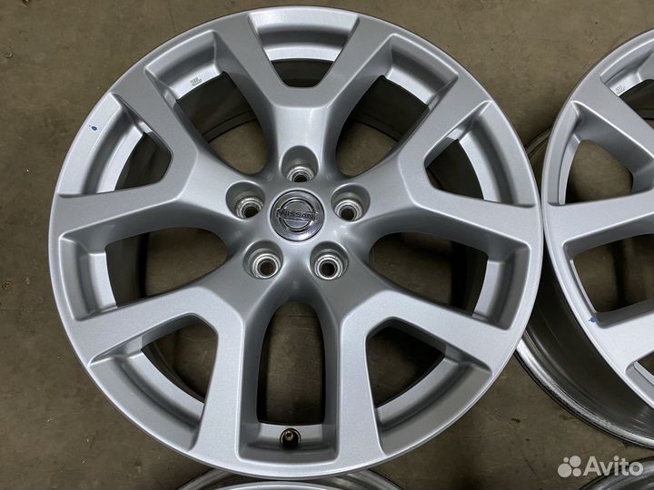 Диски Ниссан 18 5х114,3 ET40 оригинал из Японии
