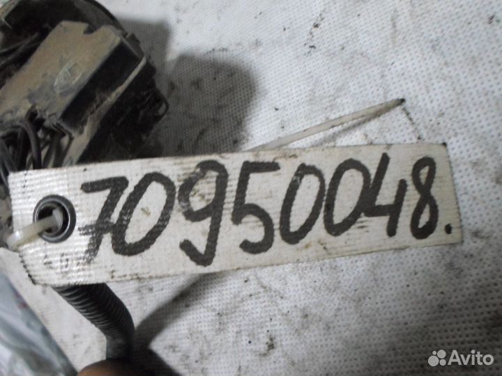 Моторчик стеклоочистителя передний Kia Sorento