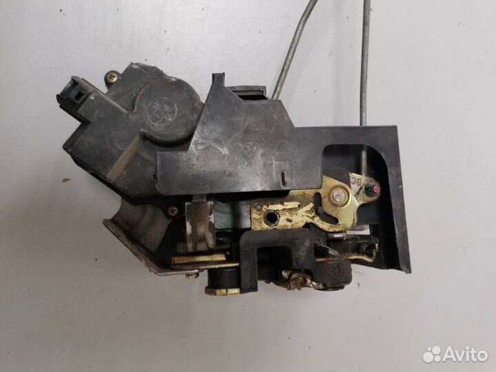 Замок боковой двери задний правый Kia Rio 1 седан