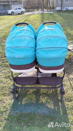 Коляска для двойни