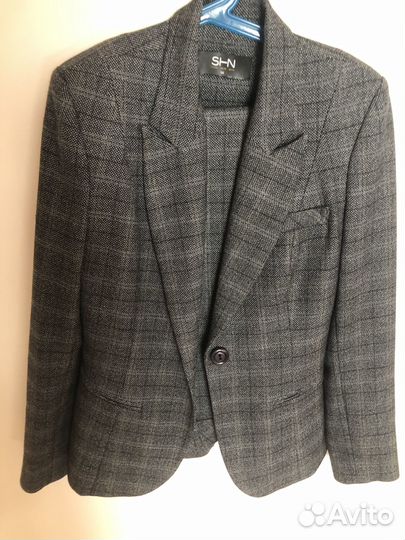 Женский деловой костюм