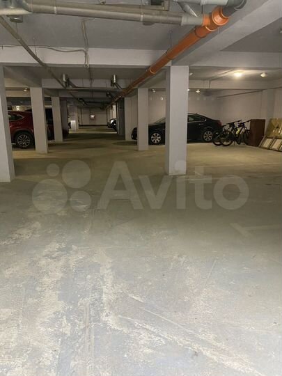 Машиноместо, 14 м²