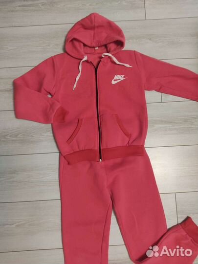 Спортивный костюм для девочки 8-9 лет