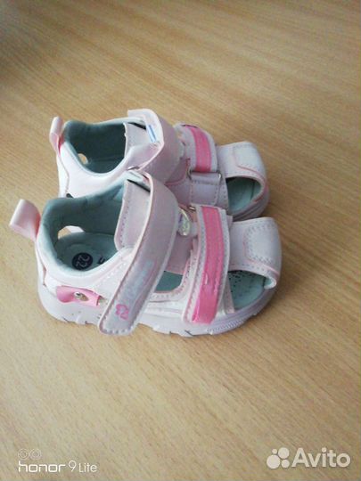 Сандали новые 22