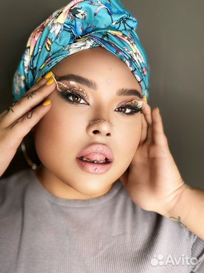 Визажист Бровист Стилист