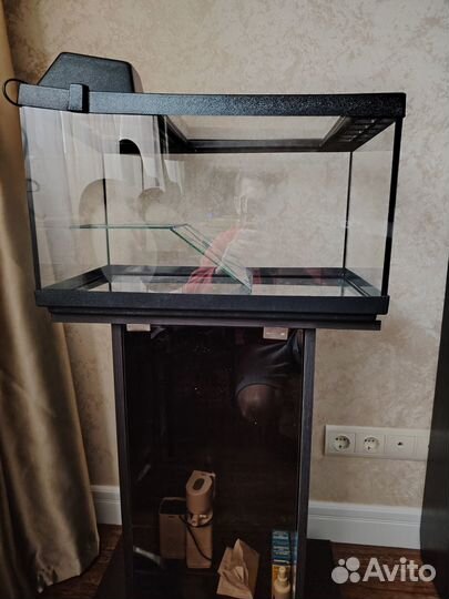 Продаётся аквариум с тумбой