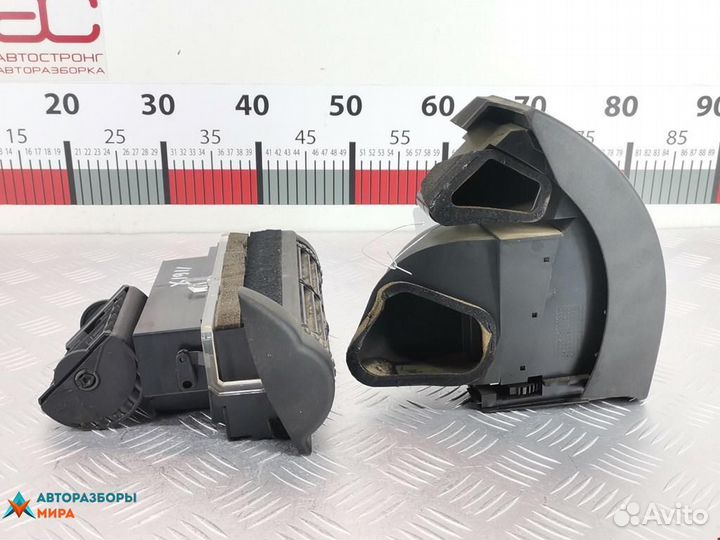 Дефлектор обдува салона Opel Omega B 1997 93172510