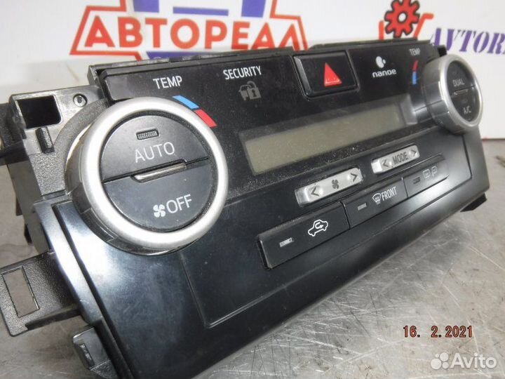 Блок управления отопителем Toyota Camry 50 2AR