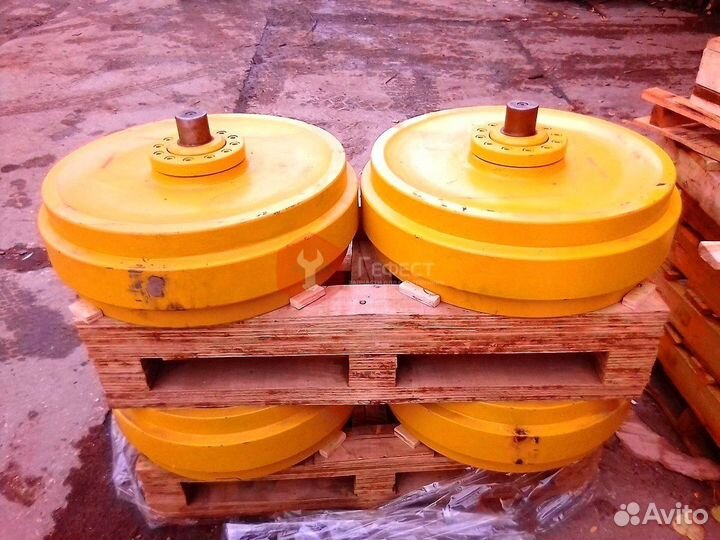 Колесо направляющее Hitachi EX300 9145690