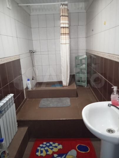 Комната 10 м² в 5-к., 2/2 эт.