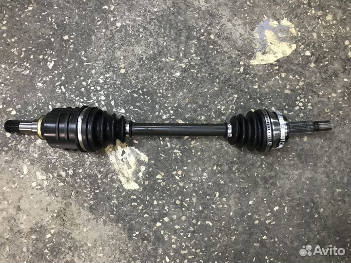 Привод передний левый Toyota Avensis Corolla Verso