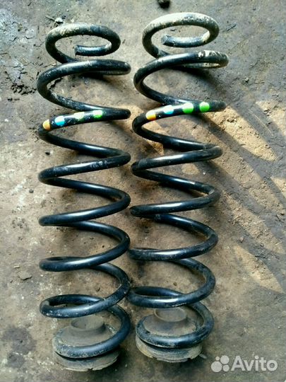 Шкода Рапид пружина задняя