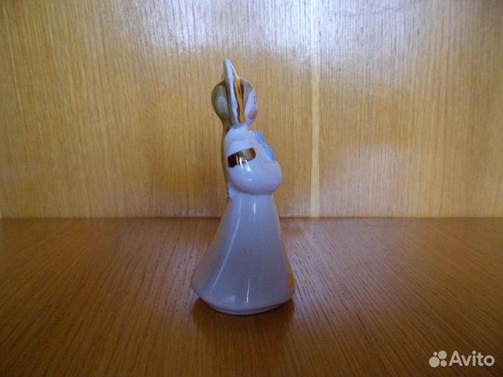 Статуэтка Катюша, Девушка с голубем, Москва 85