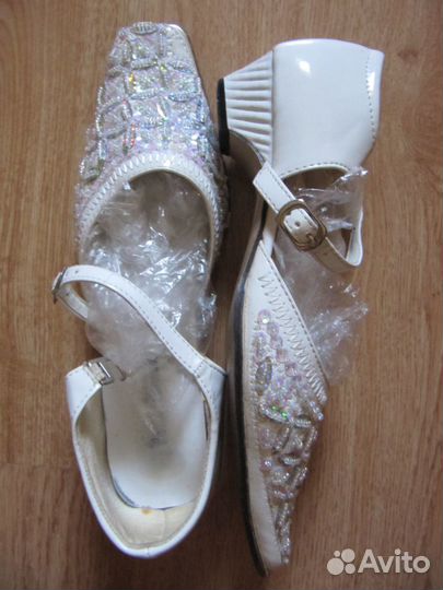 Туфли для девочки новые