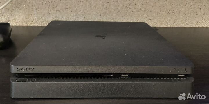 Sony PS4 slim + Fifa 23 + 2 геймпада