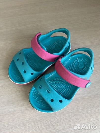 Сандали для девочки, crocs