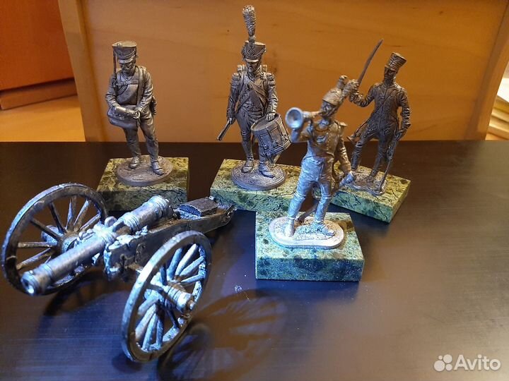 Набор оловянных солдатиков