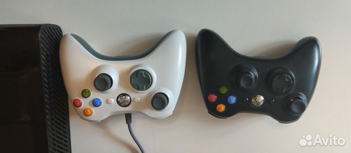 Xbox 360 E kinect и 2 геймпада