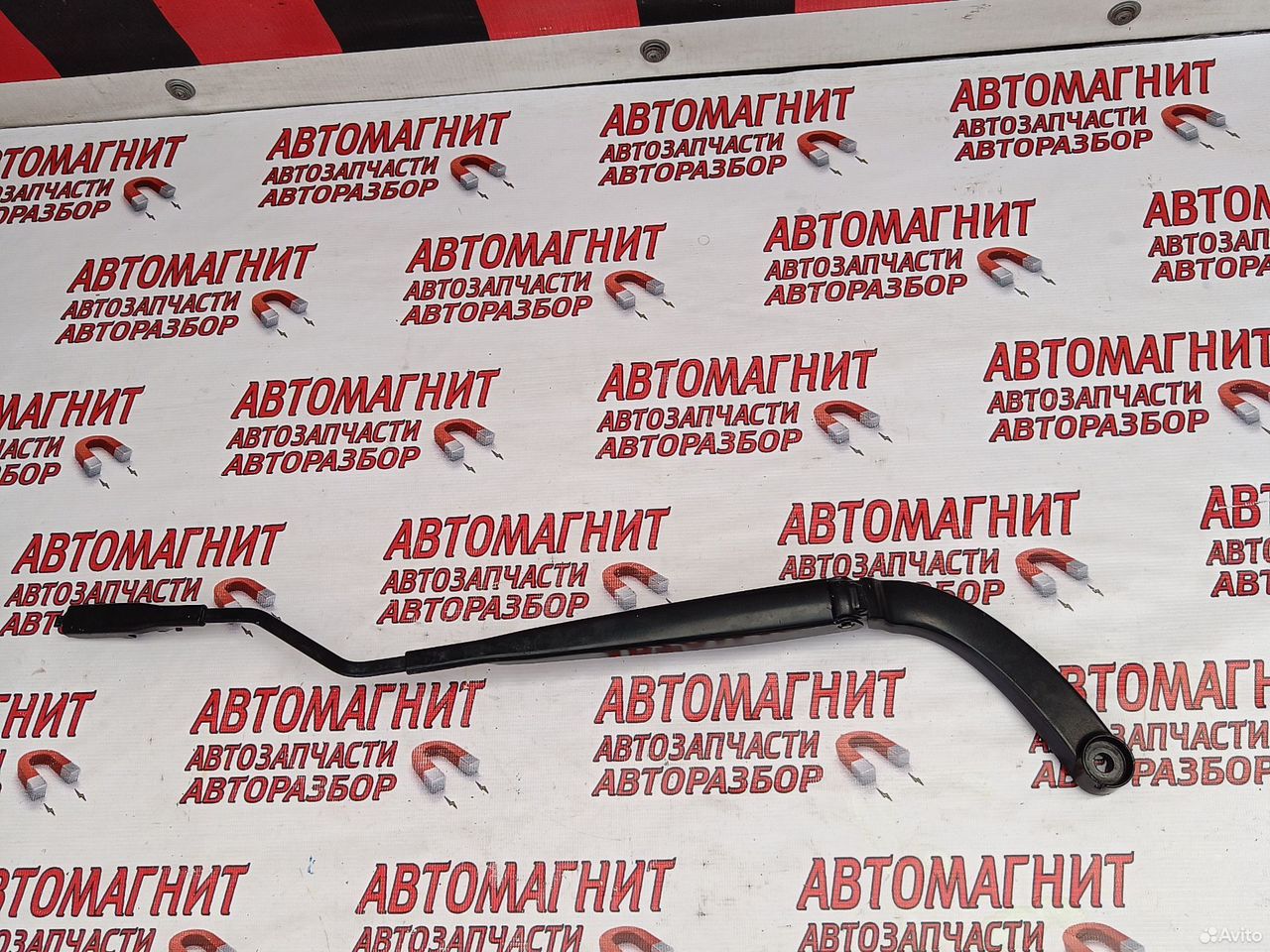 Поводок дворника левый Форд Мустанг 6