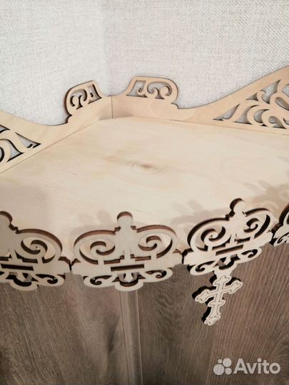 Угловая полка для икон