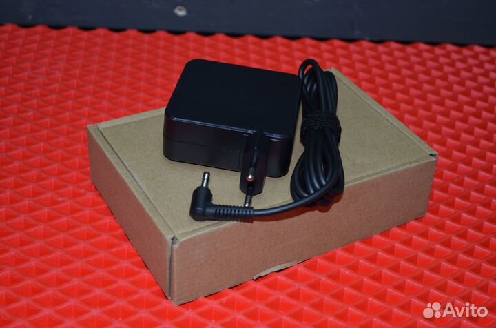 Блок питания Lenovo 20V/3.25A/65W (4.0x1.7)