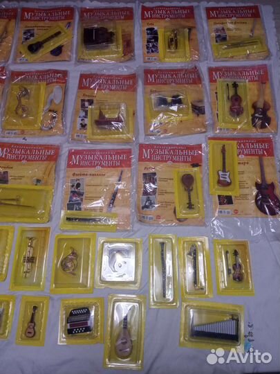 Продам Музыкальные коллекционные инструменты много