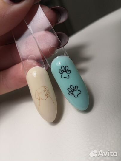 Модель на маникюр