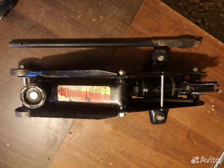 Домкрат гидравлический подкатной 2 т