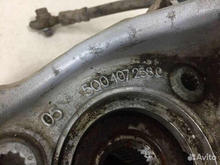 Кулак поворотный передний правый Volkswagen Tiguan