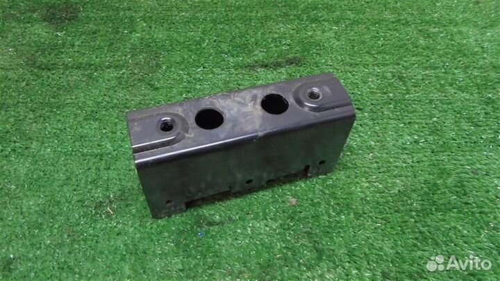 Кронштейн (сопут. товар) Audi Allroad quattro 200