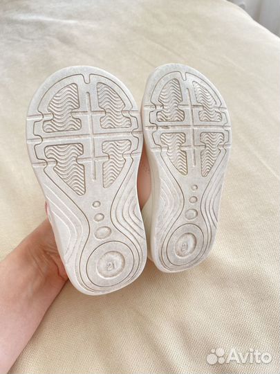 Кроссовки для девочки