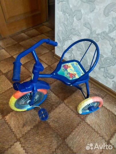 Детский трехколесный велосипед