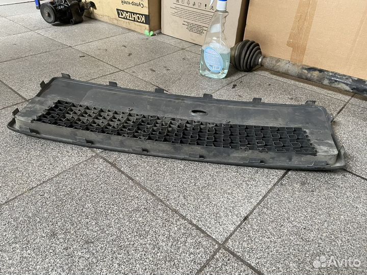 Решетка переднего бампера Ford Fusion 2002-2012