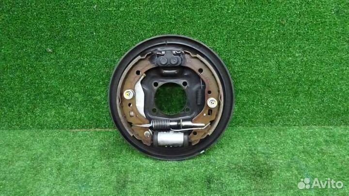 Тормозной механизм задний левый Toyota Wish ZGE20