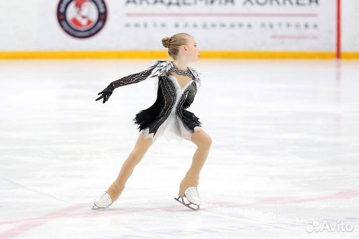 Костюм платье для фигурного катания