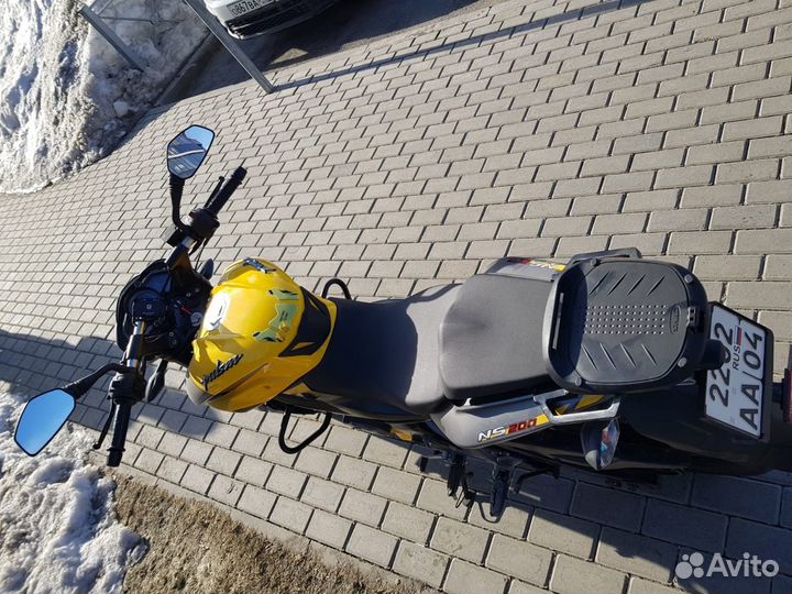 Мотоцикл Bajaj Pulsar NS 200